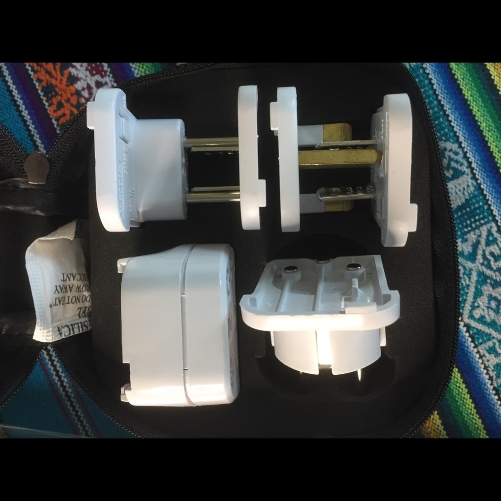 Brookstone World Adapter Kit & Vacation Diary - Picture 3 of 5